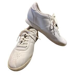 Reebok Classic White Leather Sneakers in a Womens Size 10